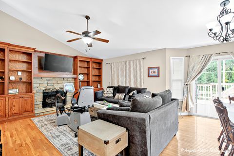 Tiny photo for 209 Geneva Lane, McHenry, IL 60051 (MLS # 12536064)