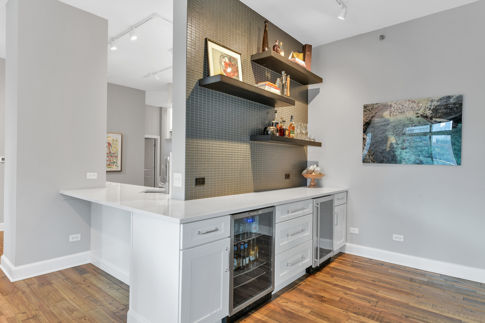 230 W Division Street 605