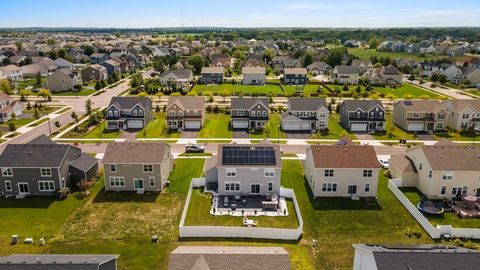 Tiny photo for 88 HEDGEROW Drive, Elgin, IL 60124 (MLS # 12469829)