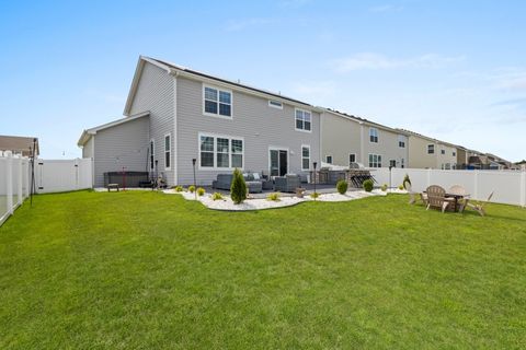 Tiny photo for 88 HEDGEROW Drive, Elgin, IL 60124 (MLS # 12469829)