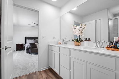 Tiny photo for 88 HEDGEROW Drive, Elgin, IL 60124 (MLS # 12469829)