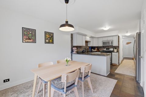 Tiny photo for 1525 N Arlington Heights Road #D, Arlington Heights, IL 60004 (MLS # 12613222)