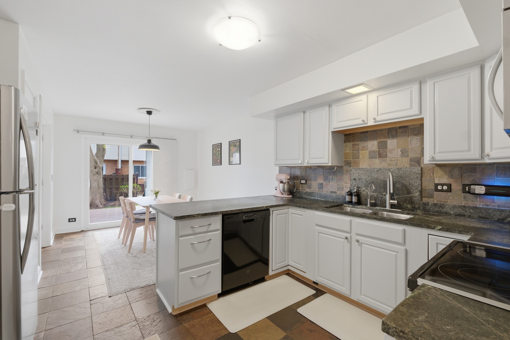 1525 N Arlington Heights Road D