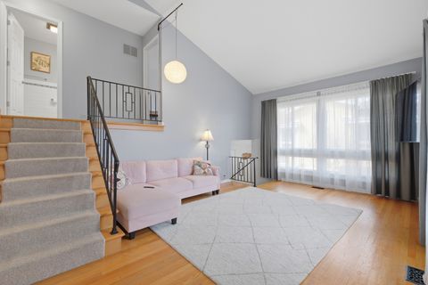 Tiny photo for 1525 N Arlington Heights Road #D, Arlington Heights, IL 60004 (MLS # 12613222)