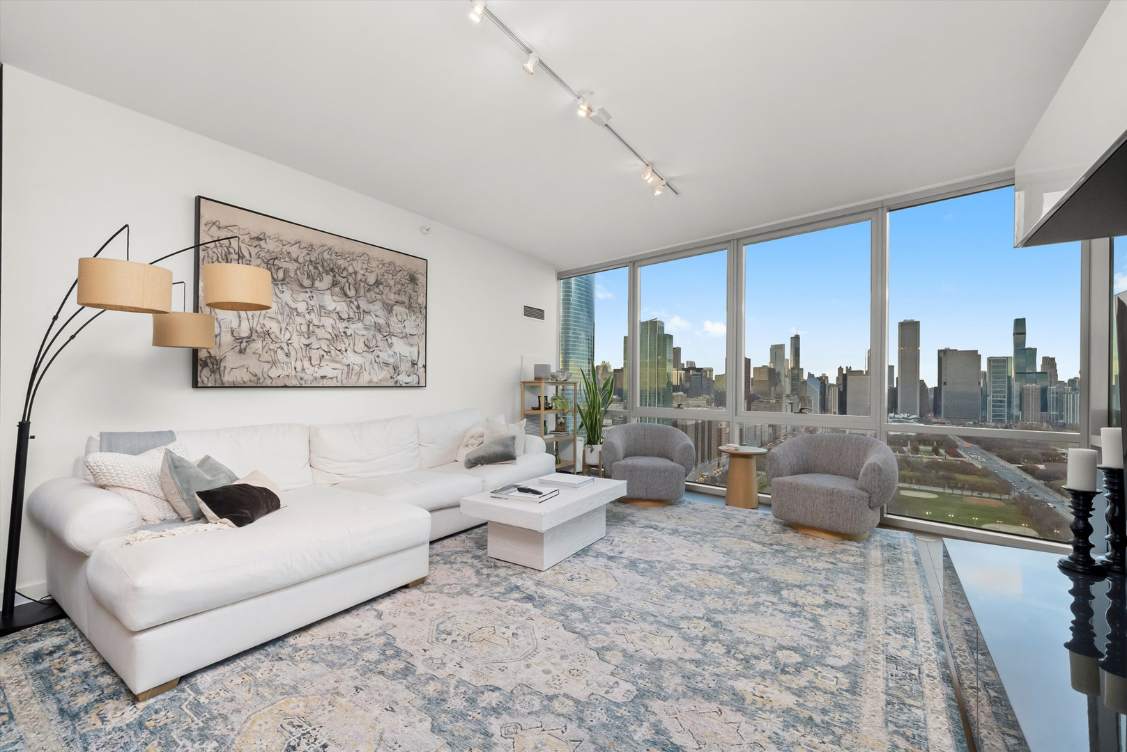 1201 S Prairie Avenue 3602