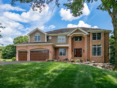 Photo of 25549 N Broken Bow Pass, Barrington, IL 60010 (MLS # 12729019)