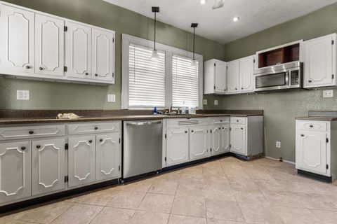 Tiny photo for 212 N Gardiner Avenue, Rockford, IL 61107 (MLS # 12592271)