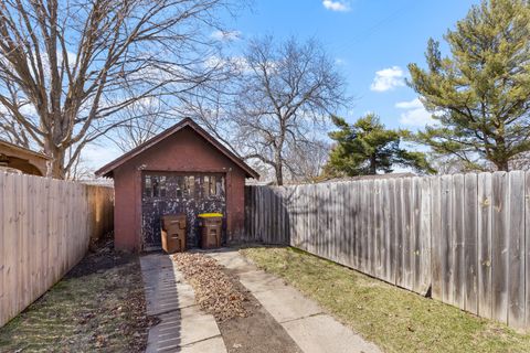 Tiny photo for 212 N Gardiner Avenue, Rockford, IL 61107 (MLS # 12592271)