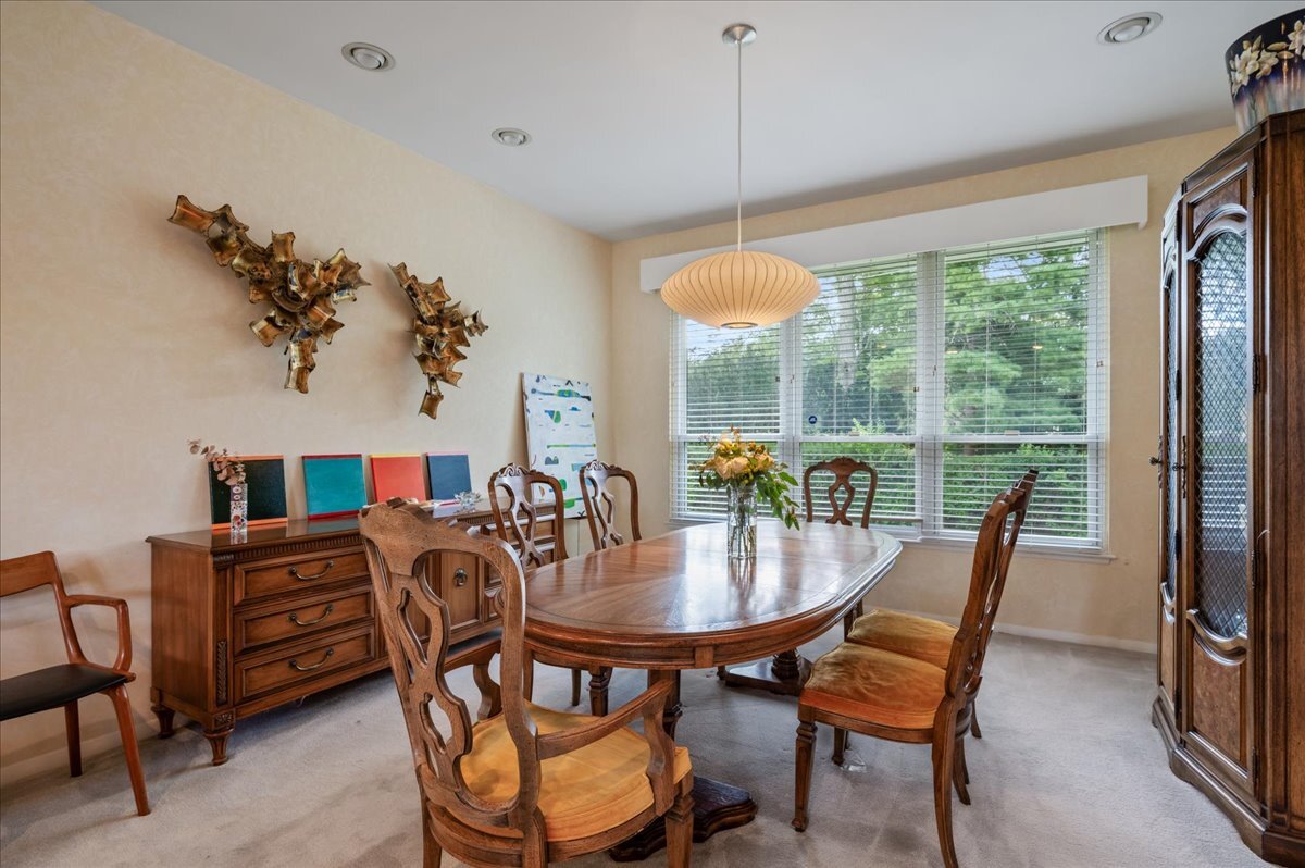 746 Woodridge Lane