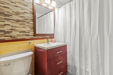 Tiny photo for 708 W Bittersweet Place #111, Chicago, IL 60613 (MLS # 12466194)