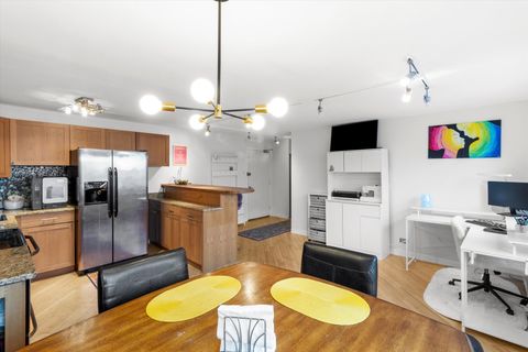 Tiny photo for 708 W Bittersweet Place #111, Chicago, IL 60613 (MLS # 12466194)