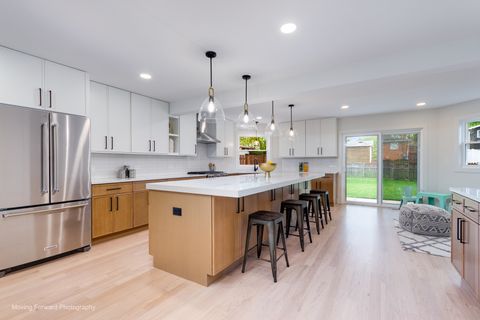 Tiny photo for 959 S Fern Avenue, Elmhurst, IL 60126 (MLS # 12634923)