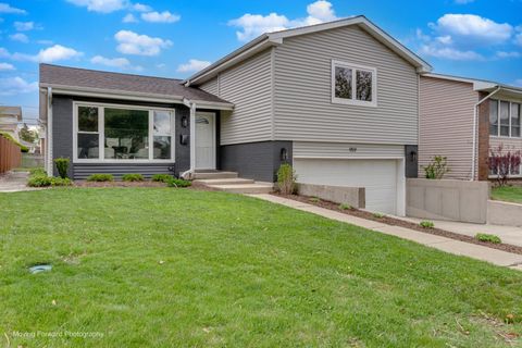 Photo of 959 S Fern Avenue, Elmhurst, IL 60126 (MLS # 12634923)