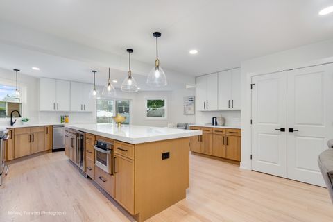Tiny photo for 959 S Fern Avenue, Elmhurst, IL 60126 (MLS # 12634923)