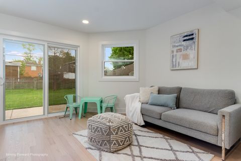 Tiny photo for 959 S Fern Avenue, Elmhurst, IL 60126 (MLS # 12634923)