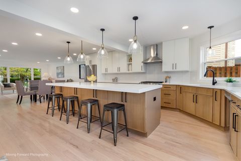 Tiny photo for 959 S Fern Avenue, Elmhurst, IL 60126 (MLS # 12634923)