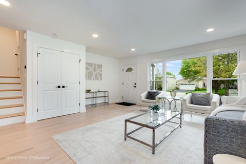 Tiny photo for 959 S Fern Avenue, Elmhurst, IL 60126 (MLS # 12634923)