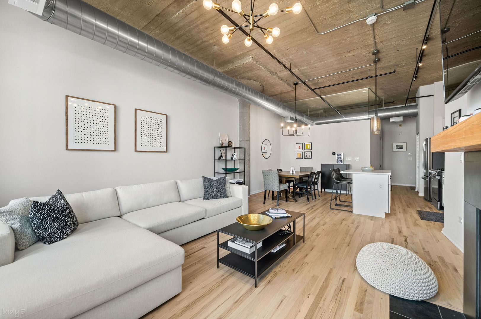 758 N Larrabee Street 620