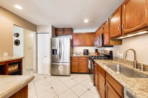 Tiny photo for 592 Edinburgh Lane #B, Prospect Heights, IL 60070 (MLS # 12710670)