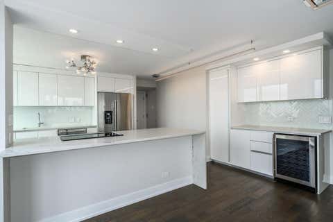 Tiny photo for 2020 N Lincoln Park West PARK #38ML, Chicago, IL 60614 (MLS # 12678574)