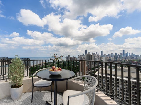 Tiny photo for 2020 N Lincoln Park West PARK #38ML, Chicago, IL 60614 (MLS # 12678574)