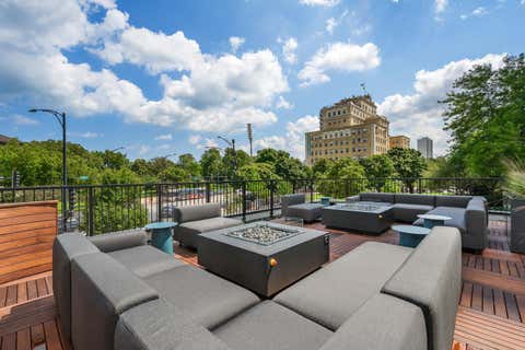 Tiny photo for 2020 N Lincoln Park West PARK #38ML, Chicago, IL 60614 (MLS # 12678574)