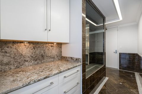 Tiny photo for 2020 N Lincoln Park West PARK #38ML, Chicago, IL 60614 (MLS # 12678574)