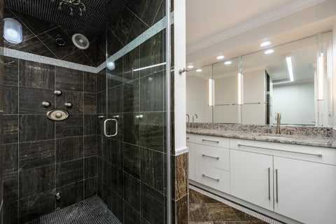 Tiny photo for 2020 N Lincoln Park West PARK #38ML, Chicago, IL 60614 (MLS # 12678574)