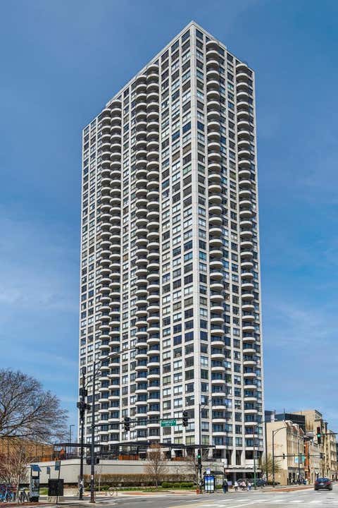 Photo of 2020 N Lincoln Park West PARK #38ML, Chicago, IL 60614 (MLS # 12678574)