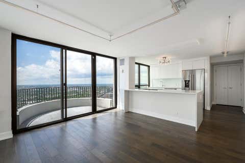 Tiny photo for 2020 N Lincoln Park West PARK #38ML, Chicago, IL 60614 (MLS # 12678574)