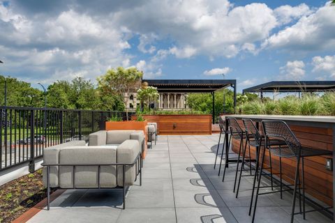 Tiny photo for 2020 N Lincoln Park West PARK #38ML, Chicago, IL 60614 (MLS # 12678574)