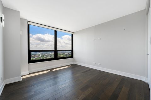 Tiny photo for 2020 N Lincoln Park West PARK #38ML, Chicago, IL 60614 (MLS # 12678574)