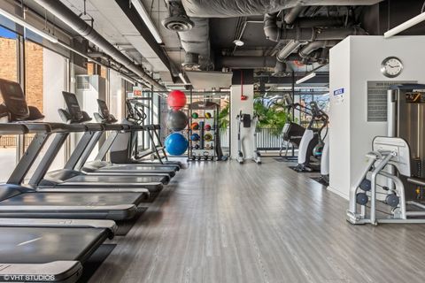 Tiny photo for 2020 N Lincoln Park West PARK #38ML, Chicago, IL 60614 (MLS # 12678574)