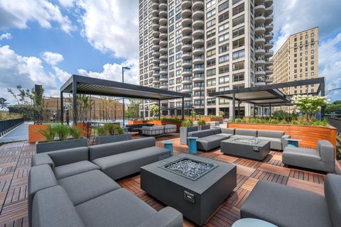 Tiny photo for 2020 N Lincoln Park West PARK #38ML, Chicago, IL 60614 (MLS # 12678574)