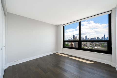Tiny photo for 2020 N Lincoln Park West PARK #38ML, Chicago, IL 60614 (MLS # 12678574)