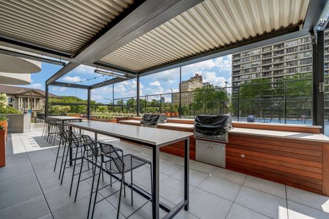 Tiny photo for 2020 N Lincoln Park West PARK #38ML, Chicago, IL 60614 (MLS # 12678574)