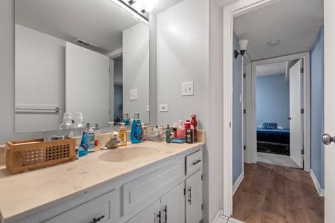 Tiny photo for 10531 S Roberts Road S #2D, Palos Hills, IL 60465 (MLS # 12512308)