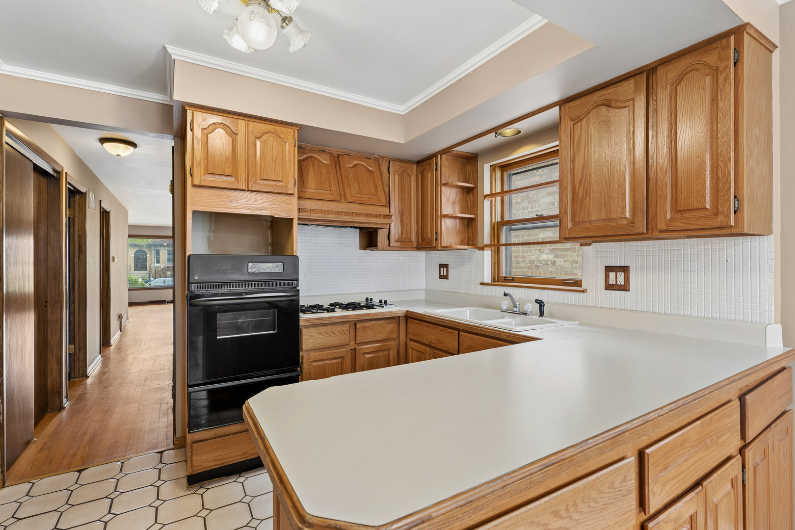 5906 Capulina Avenue