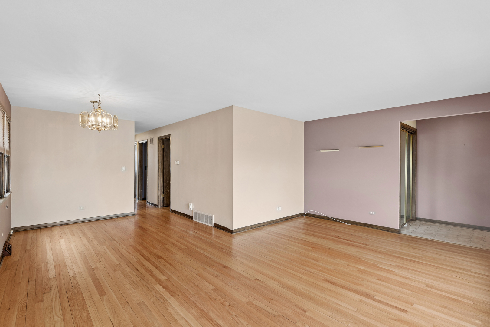 5906 Capulina Avenue