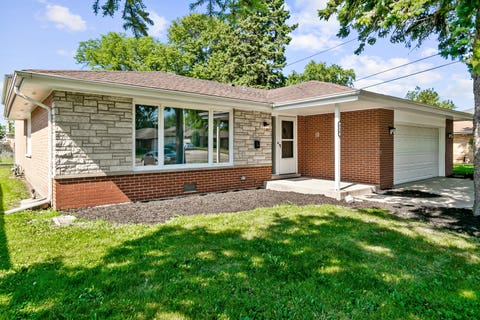 Photo of 936 E 170th Street, South Holland, IL 60473 (MLS # 12736900)