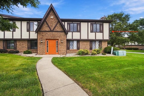 Tiny photo for 2017 Tracy Drive #4, Bloomington, IL 61704 (MLS # 12772596)