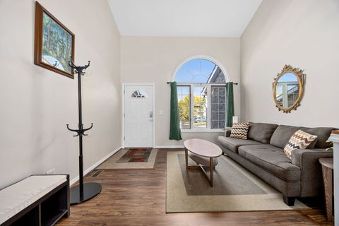 Tiny photo for 5018 VERNON PARK Place, Lisle, IL 60532 (MLS # 12496163)