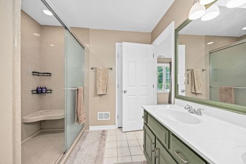 Tiny photo for 5018 VERNON PARK Place, Lisle, IL 60532 (MLS # 12496163)