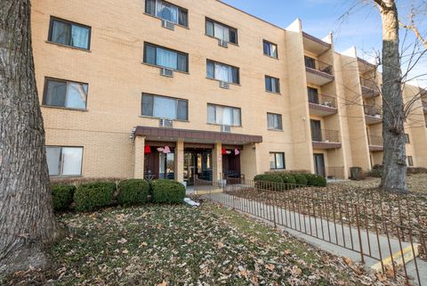 Tiny photo for 6670 S Brainard Avenue #411, Countryside, IL 60525 (MLS # 12563971)