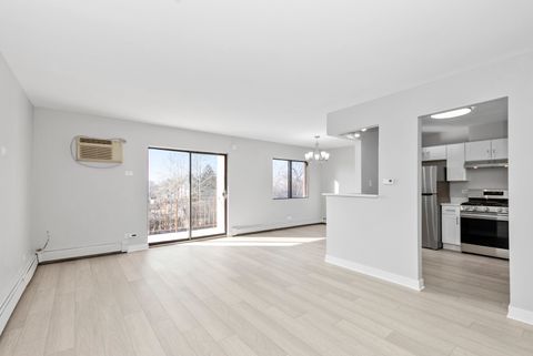 Tiny photo for 6670 S Brainard Avenue #411, Countryside, IL 60525 (MLS # 12563971)