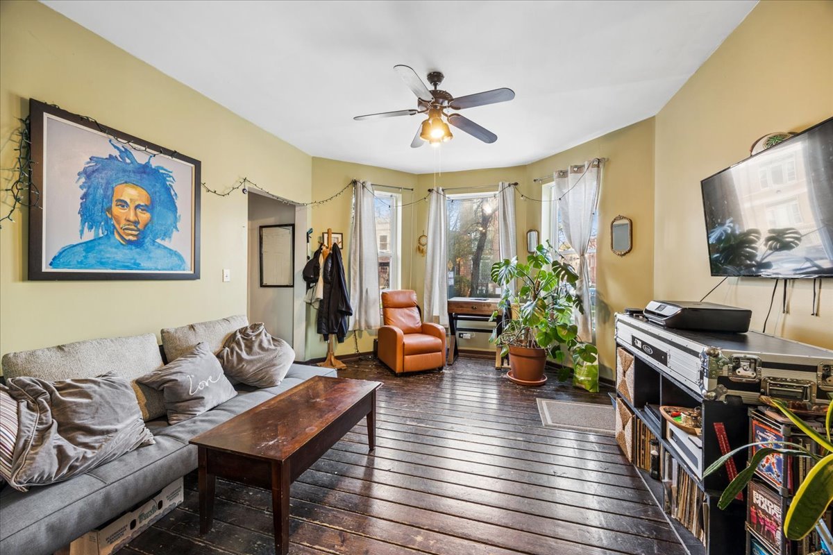 1400 N Artesian Avenue