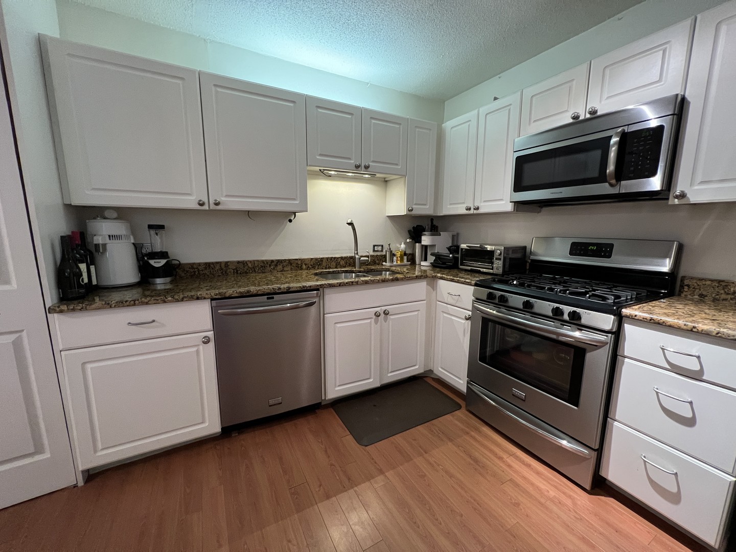 230 E Ontario Street 905