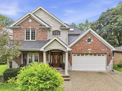 Photo of 103 N Kennicott Avenue, Arlington Heights, IL 60005 (MLS # 12651751)