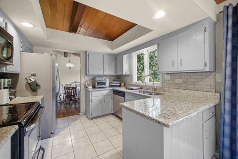 Tiny photo for 34 Londonderry Lane, Lincolnshire, IL 60069 (MLS # 12652674)