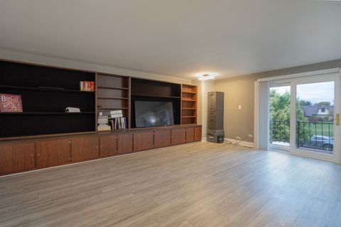 Tiny photo for 4 Cour La Salle Court, Palos Hills, IL 60465 (MLS # 12501955)